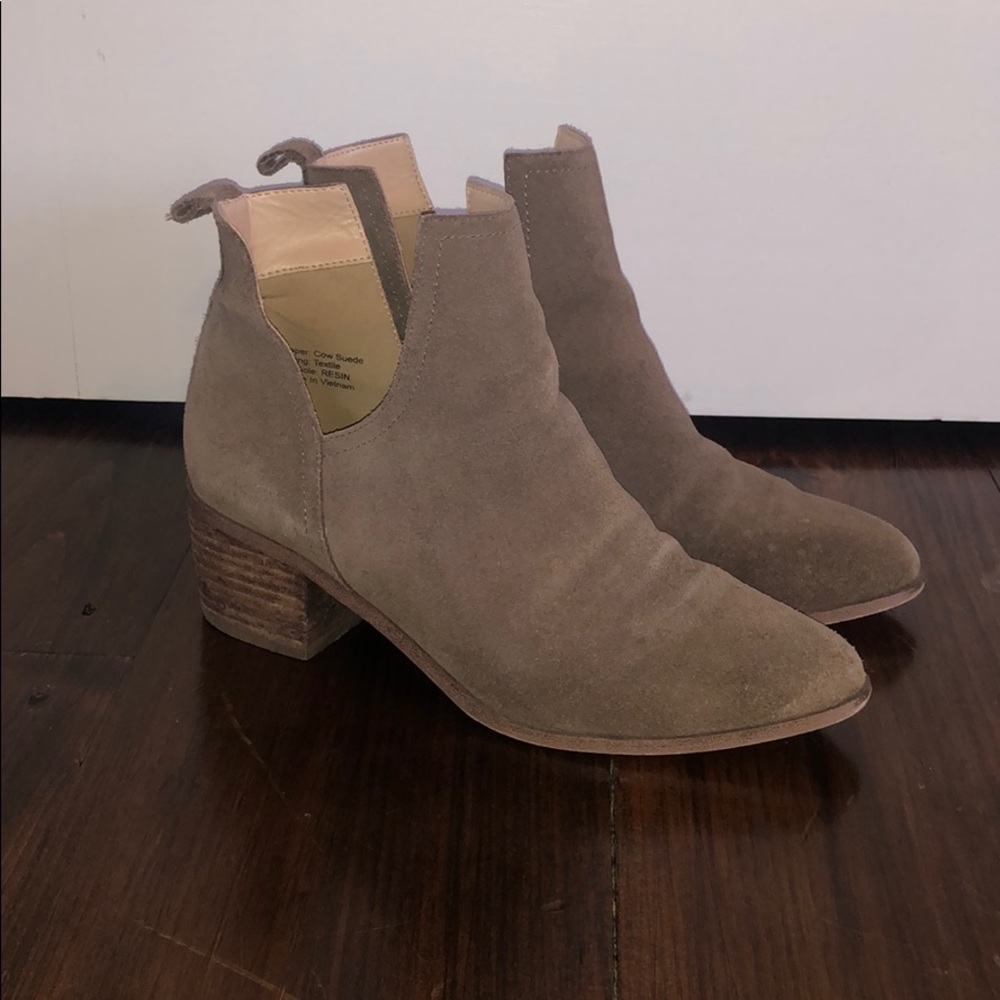 Size 7.5 sole society booties